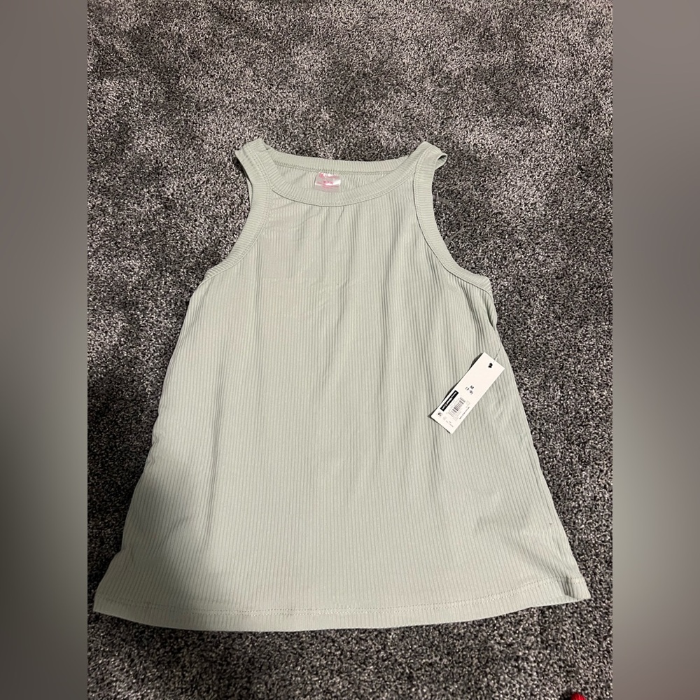 Medium green tank